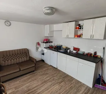 Ulaganje koje se isplati – Višestambena kuća u blizini škole i centra Varaždina - cover