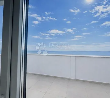 Penthouse s prostranom terasom, liftom, podnim grijanjem i parkirnim mjestom - cover