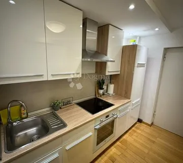 Iznajmljuje se ljupki stan sa pogledom na more - cover