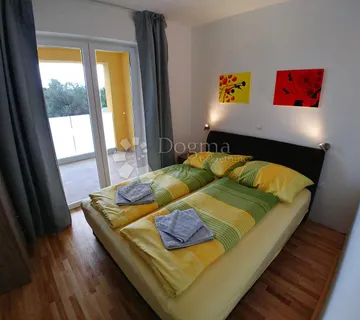 Apartmanska kuća sa pogledom na Kvarner - cover