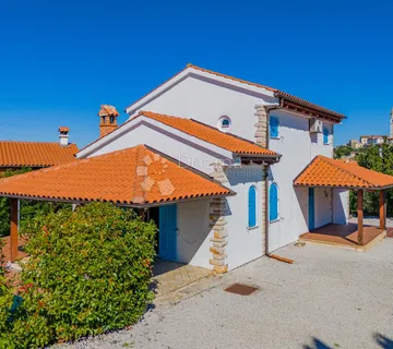 Poreč okolica, prekrasna kuća s 3 spavaće sobe i bazenom - cover