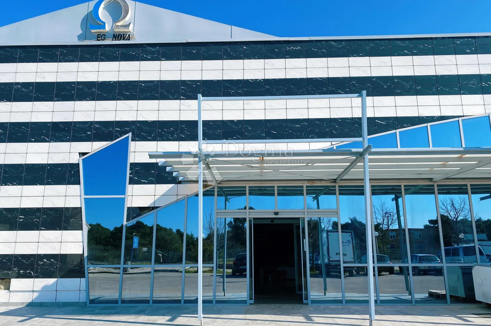 ŠIBENIK POSLOVNI PROSTOR   SA FOTO PANELIMA SNAGE 30 KW - cover