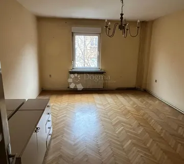 DVOETAŽNI STAN NA KVATRIĆU - cover