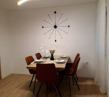 Dom i investicija u srcu Valpova! - cover