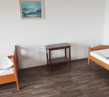 Klenovica kuća za najam radnika - cover