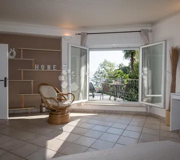 Opatija, stan 140m2 s pogledom na more - cover