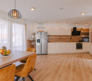 Luksuzna kuća s bazenom i pogledom na more – Preko, Ugljan - cover