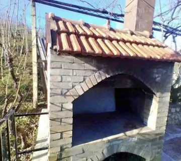 Vikendica sa započetom adaptacijom nadomak centra Krapine! - cover