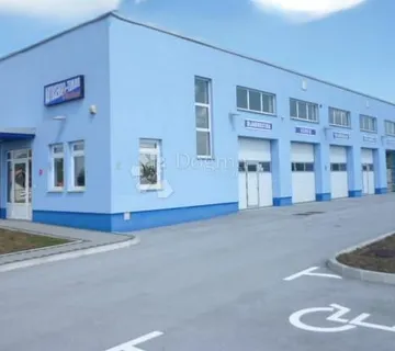 Poslovna zgrada u Podturnu  - cover