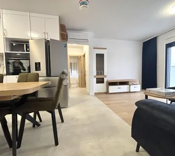 Premium standard: novi stan s prostranom terasom i liftom  - cover