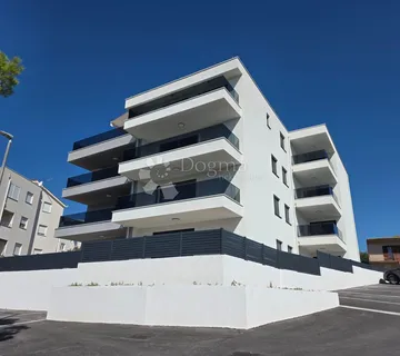 PRIMOŠTEN- DVOSOBNI STAN NA 2.KATU, TOP LOKACIJA S9 - cover