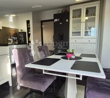 Stan s terasom i vrtom - 2 km od prvih plaža  - cover