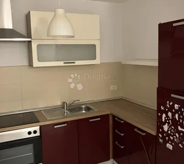 Klana, 120 m² – Prostrana etaža kuće s velikom okućnicom i 2 garaže - cover