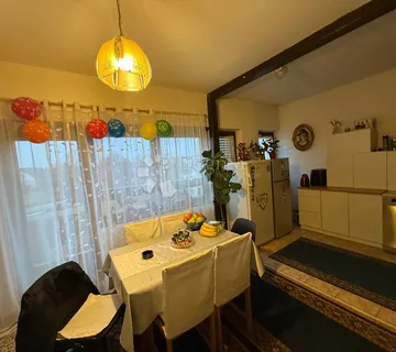 STAN 68 M2 CENTAR 1 KAT S GARAŽOM - cover