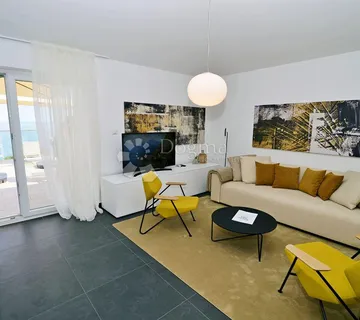 LOVRAN - Ekskluzivni stan 50 metara od mora - cover