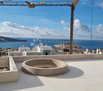 PRIMOŠTEN-PENTHOUSE NA TOP LOKACIJI - cover