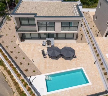 Zaleđe Crikvenice, vila sa pogledom na more - cover