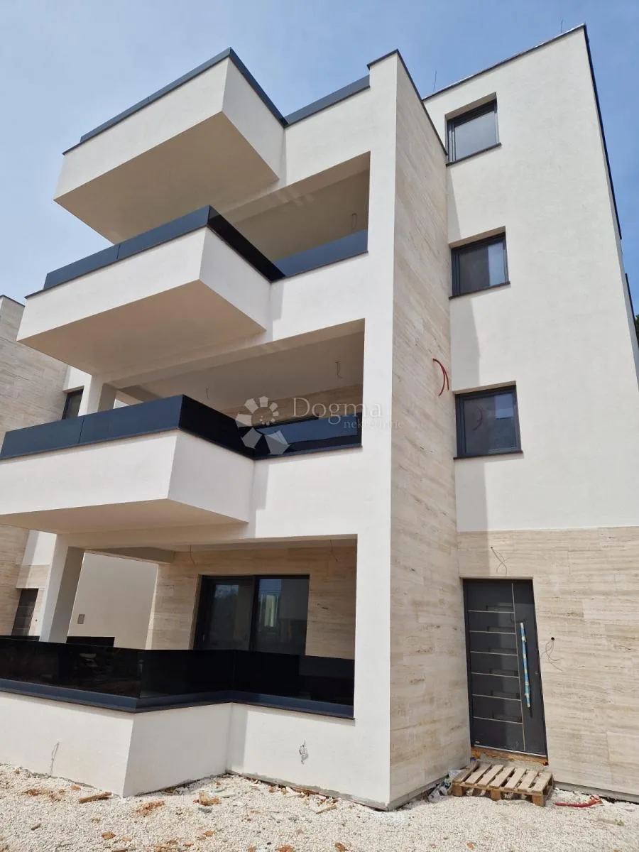 VIR LUKSUZNI APARTMAN ZGRADA C - PRIZEMLJE - cover