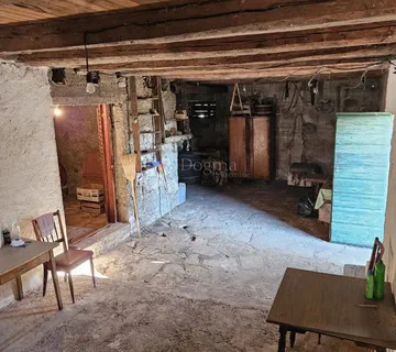 Samostojeća stara kuća za renovaciju s pogledom na more!  Vadalj - cover