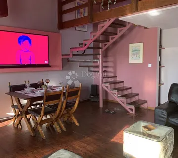 VRHOVEC, Obiteljska kuća s karakterom i dva moderna stana od 110 m2 i 58 m2 - cover