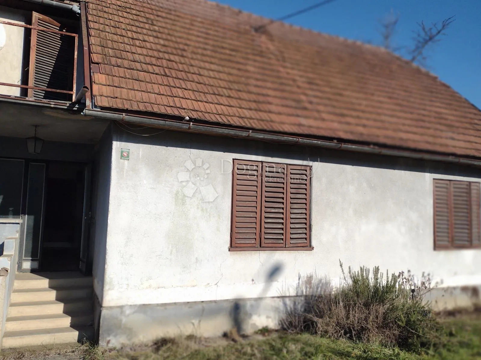 Objekt sa salom za sastanke, 1700m2 građevinskog zemljišta - cover