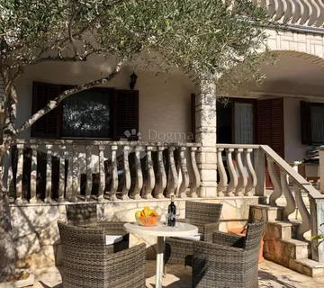 VIR KUĆA S POTENCIJALOM - cover