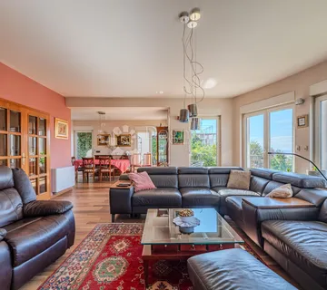 Vila na Vrhovcu, 2 parkinga, Vrt - cover