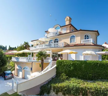 Vila Premantura - cover