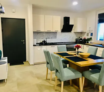 Divan stan za najam u Kostreni - cover