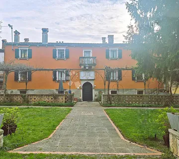 Plemićka palača Lazzarini-Battiala - rijetkost na tržištu  - cover