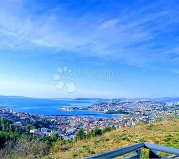 NOVOIZGRAĐENA KUĆA, GORNJA PODSTRANA - cover