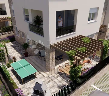 BRODARICA - OTKRIJTE SVOJ LUKSUZNI KUTAK MIRA I KOMFORA - cover