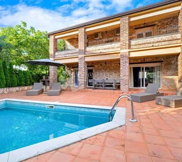 Mediteranska vila rustikalnog šarma, 238 m² - cover