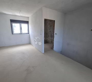 Moderna kuća u nizu Vrsi - cover