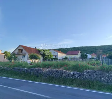 ODLIČNA PRILIKA! GRAĐEVINSKO ZEMLJIŠTE SINJ-BRNAZE 593,5 m2 - cover