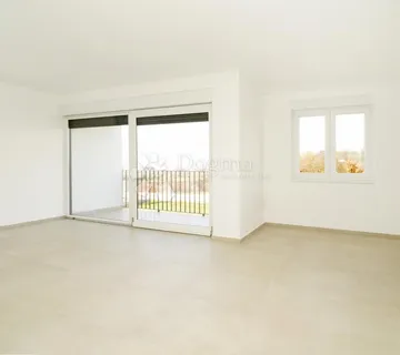 POREČ - Stan u novogradnji sa pogledom na more - cover