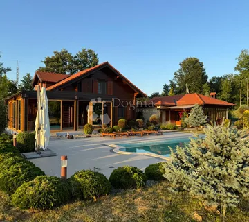 PRODAJE SE LUKSUZNO IMANJE PODNO VELEBITA - cover