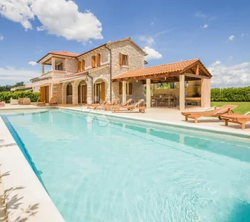 KAMENA VILA S BAZENOM I 4 SPVAĆE SOBE - VIŠNJAN - cover