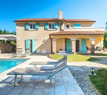 Ekskluzivna vila na prestižnoj lokaciji - savršena oaza mira i luksuza  - cover