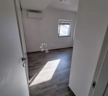 Prekrasan stan u Medulinu  - cover