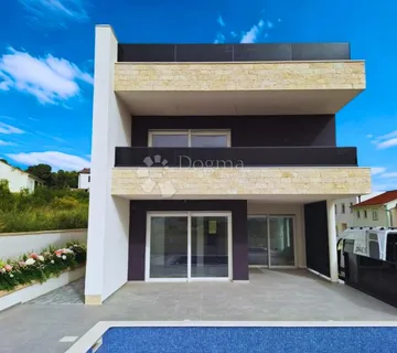 Vrhunska vila u Rtini, 191 m² luksuza s pogledom na Jadran - cover