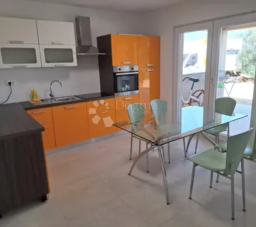 Sofisticirana kuća - novogradnja s tri kategorizirana apartmana - cover