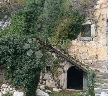 Crikvenica, stara kamena kuća za adaptaciju  - cover