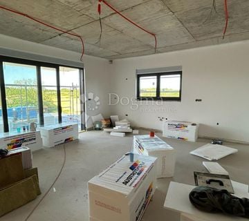 Penthouse s pogledom i velikom terasom – Štinjan - cover