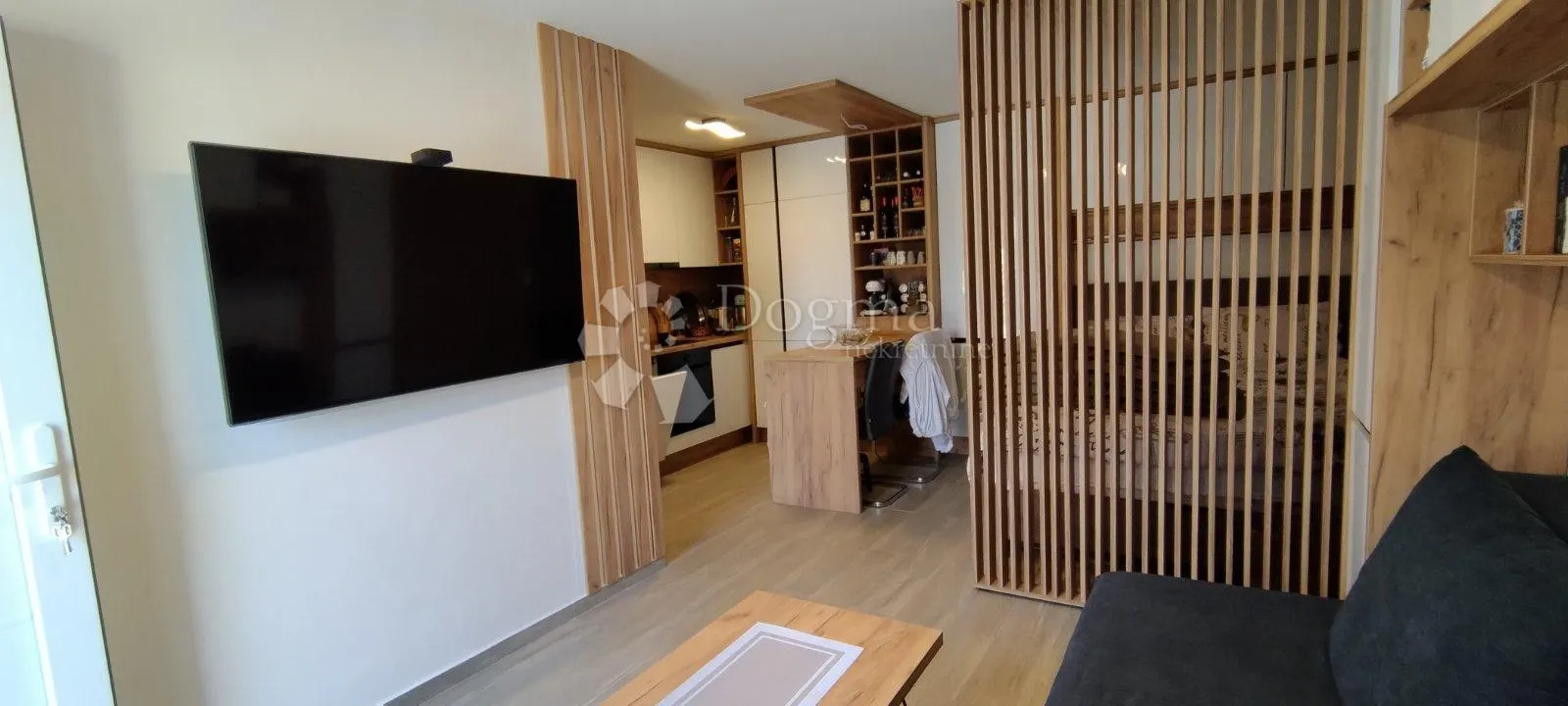 2 APARTMANA  OKOLICA GRADA KRKA - cover