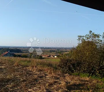 ZEMLJIŠTE U GRAĐEVISNKOJ ZONI NA VARAŽDIN BREGU!!! - cover