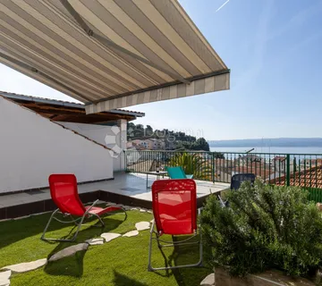 DVOSOBNI STAN S POGLEDOM NA MORE, JESENICE - cover