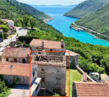 PRILIKA!!!! RIJETKOST U PONUDI!!! SAMOSTOJEĆA KUĆA SA POGLEDOM NA MORE U STAROGRADSKOJ JEZGRI - cover