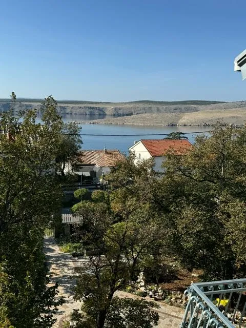 Šarmantni apartman u Jadranovu sa panoramskim pogledom na more ( apart. 3) - cover