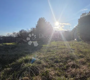 Jušići - Prostrana kuća s velikim zemljištem - cover